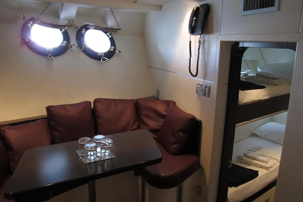 Yacht Bert Venezia Botel Venice