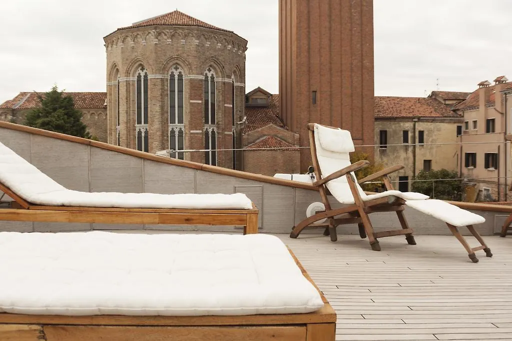 Yacht Bert Venezia 5*, Venice