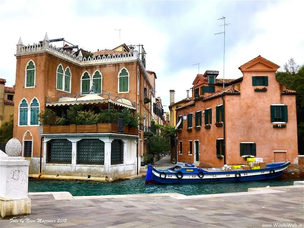***** Botel Yacht Bert Venezia Italy