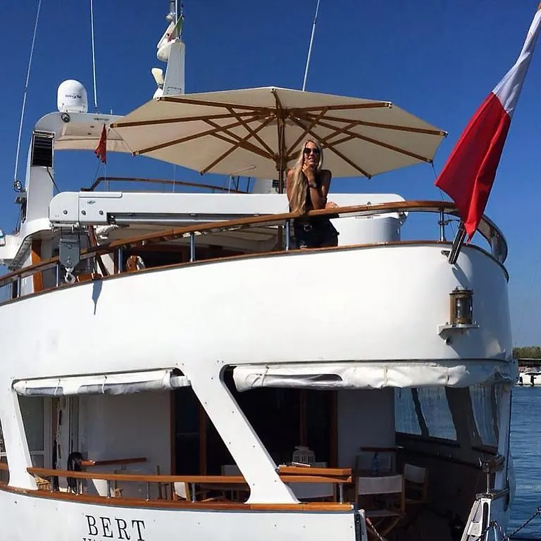 ***** Botel Yacht Bert Venezia Italy