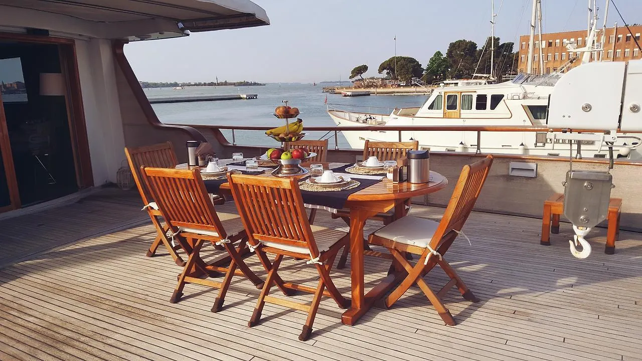 Yacht Bert Venezia Botel