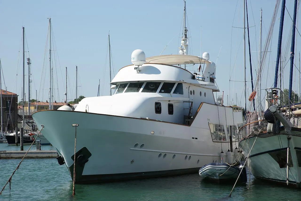Botel Yacht Bert Venezia